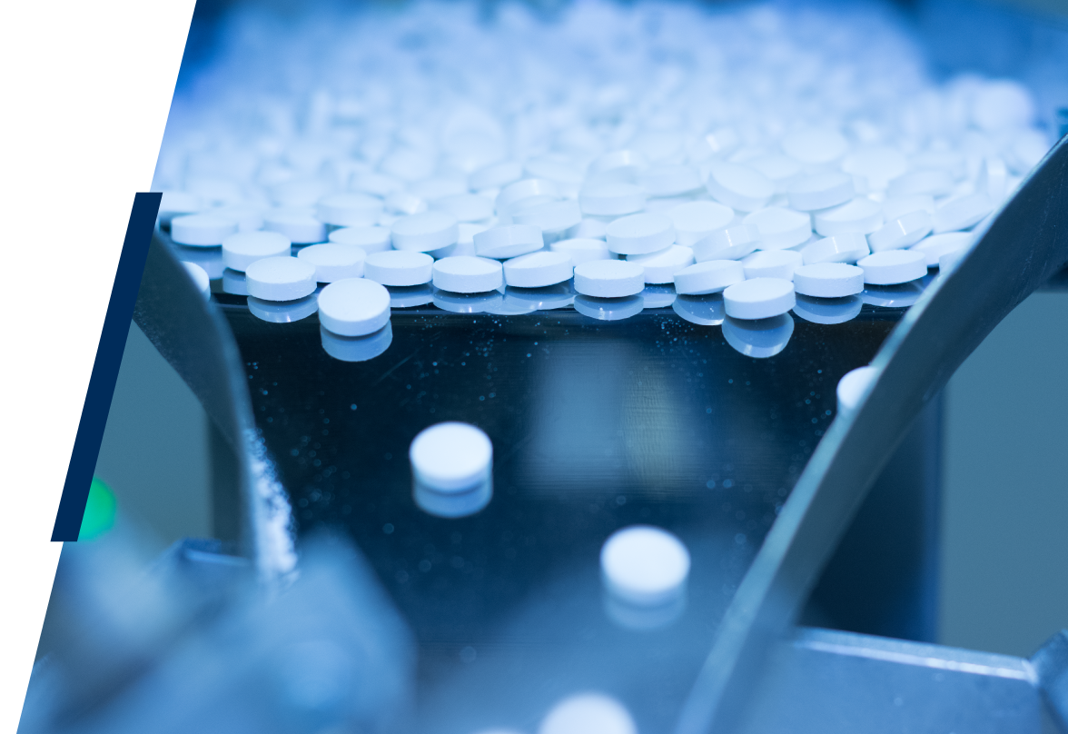Ambiente farmacéutico real: laboratorio y producción